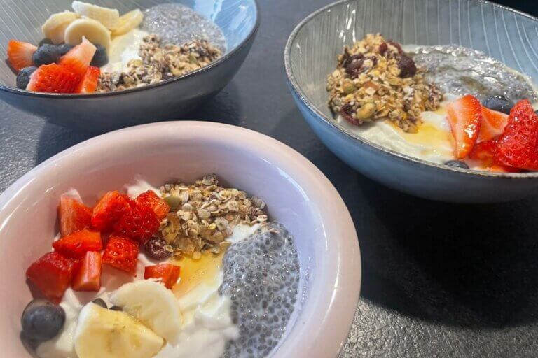 5 toppings til græsk yoghurt til en lækker morgenmad